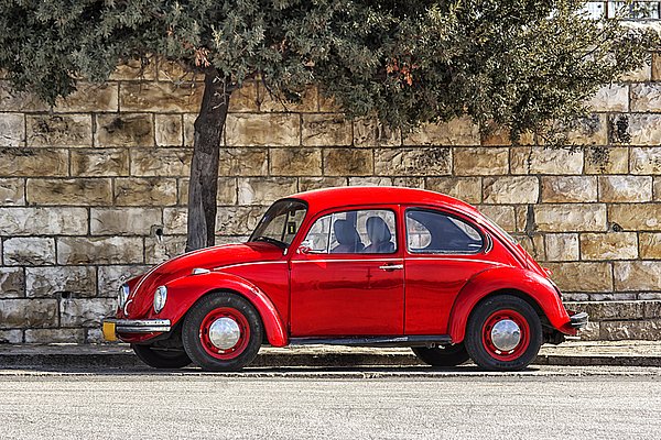 roter Volkswagen Käfer